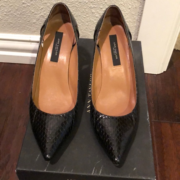 Ann Taylor leather pumps - Picture 2 of 6